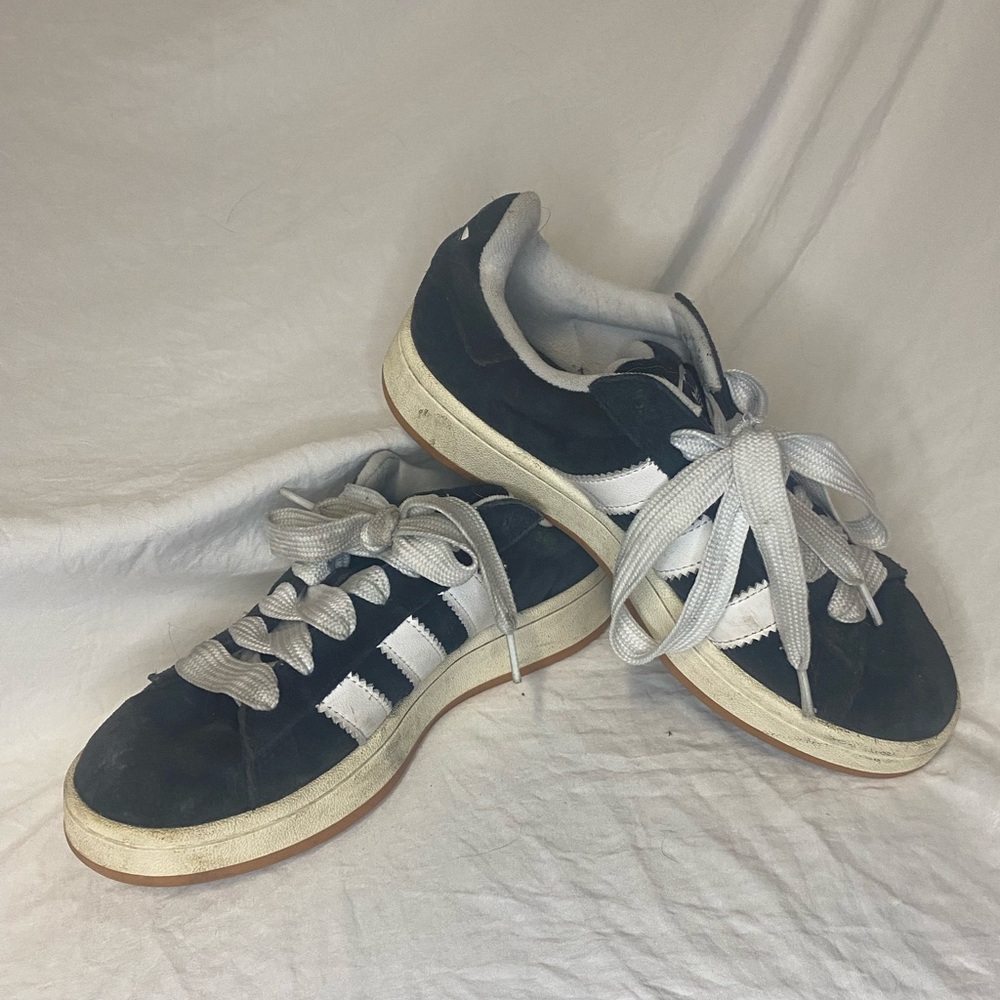Men's 7.5 or Women's 9 Navy and White Adidas Campus Suede sneakers